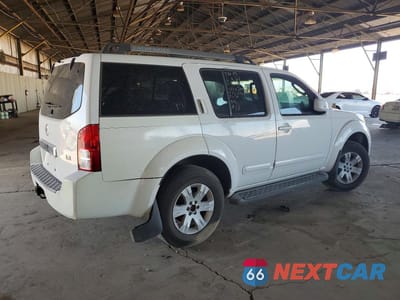 Trzecie zdjęcie samochodu z tyłu: 2005 NISSAN PATHFINDER XE VIN:5N1AR18U35C714200 - miniatura