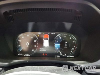 Zdjęcie 9 z 13 samochodu: 2018 VOLVO XC60 T5 MOMENTUM VIN:YV4102RK1J1071284 - miniatura