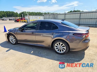 Drugie zdjęcie samochodu z przodu: 2023 TOYOTA CAMRY LE VIN:4T1C11AK7PU128752 - miniatura
