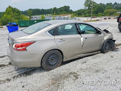Trzecie zdjęcie samochodu z tyłu: 2015 NISSAN ALTIMA 2.5 S VIN:1N4AL3APXFC286901 - miniatura