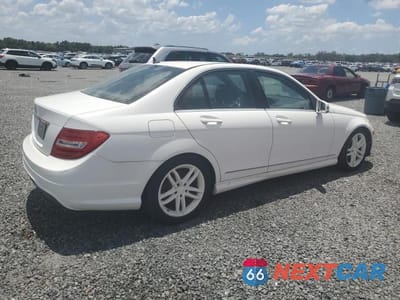 Trzecie zdjęcie samochodu z tyłu: 2013 MERCEDES-BENZ C 250 VIN:WDDGF4HB6DR266978 - miniatura