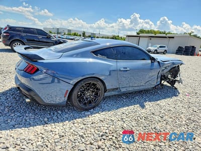 Trzecie zdjęcie samochodu z tyłu: 2026 FORD MUSTANG GT VIN:1FA6P8CF1T5405608 - miniatura