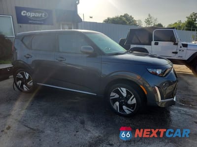 Czwarte zdjęcie samochodu z boku: 2023 KIA SOUL GT LINE VIN:KNDJ53AU3P7891959 - miniatura