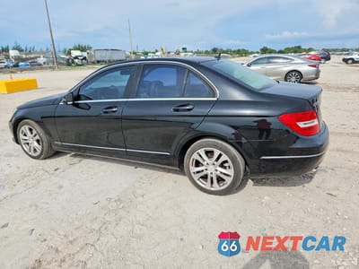 Drugie zdjęcie samochodu z przodu: 2013 MERCEDES-BENZ C 250 VIN:WDDGF4HB3DR270535 - miniatura