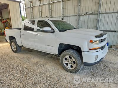 Czwarte zdjęcie samochodu z boku: 2017 CHEVROLET SILVERADO K1500 LT VIN:3GCUKREC7HG222013 - miniatura