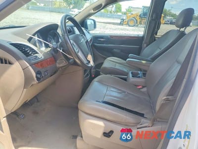 Zdjęcie 7 z 13 samochodu: 2014 CHRYSLER TOWN & COUNTRY TOURING VIN:2C4RC1BG5ER246702 - miniatura
