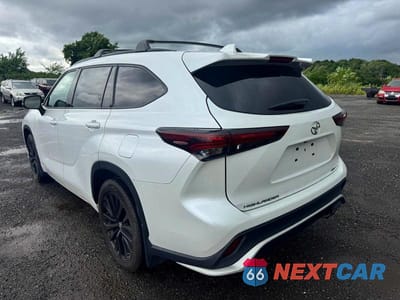Drugie zdjęcie samochodu z przodu: 2024 TOYOTA HIGHLANDER XSE VIN:5TDKDRBH5RS571787 - miniatura