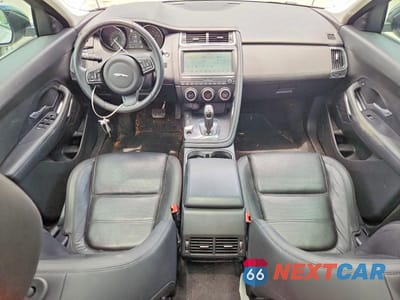 Zdjęcie 8 z 14 samochodu: 2018 JAGUAR E-PACE S VIN:SADFJ2FXXJ1Z05532 - miniatura