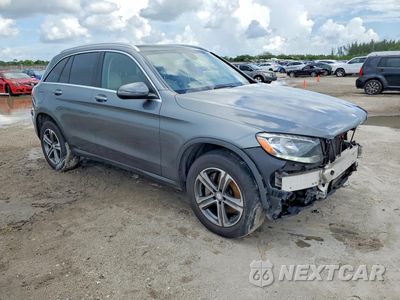 Czwarte zdjęcie samochodu z boku: 2017 MERCEDES-BENZ GLC 300 4MATIC VIN:WDC0G4KB5HF180841 - miniatura