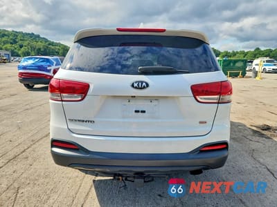 Zdjęcie 6 z 13 samochodu: 2018 KIA SORENTO LX VIN:5XYPG4A34JG340175 - miniatura