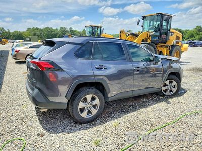 Trzecie zdjęcie samochodu z tyłu: 2024 TOYOTA RAV4 HYBRID XLE VIN:4T3RWRFV5RU159019 - miniatura