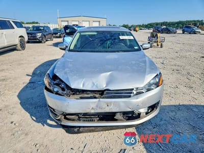 Piąte zdjęcie samochodu w środku: 2015 VOLKSWAGEN PASSAT SE VIN:1VWBT7A3XFC039619 - miniatura