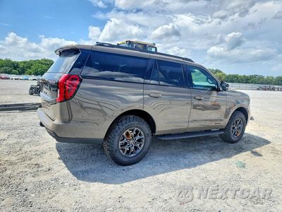 Trzecie zdjęcie samochodu z tyłu: 2026 FORD EXPEDITION TREMOR VIN:1FMJU1RG7TEA07450 - miniatura