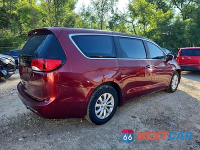 Trzecie zdjęcie samochodu z tyłu: 2018 CHRYSLER PACIFICA TOURING PLUS VIN:2C4RC1FG0JR117884 - miniatura