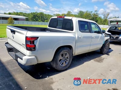 Trzecie zdjęcie samochodu z tyłu: 2026 NISSAN FRONTIER SV VIN:1N6ED1EKXTN642062 - miniatura