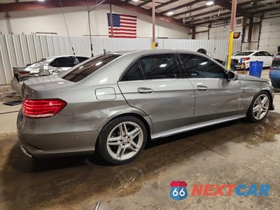 Trzecie zdjęcie samochodu z tyłu: 2014 MERCEDES-BENZ E 350 4MATIC VIN:WDDHF8JBXEB002789 - miniatura