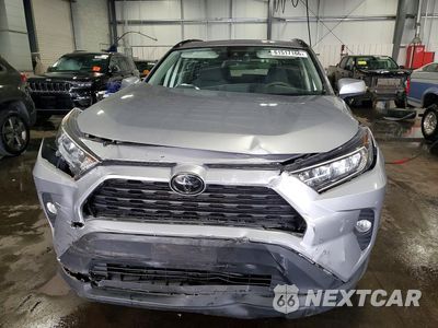 Piąte zdjęcie samochodu w środku: 2019 TOYOTA RAV4 XLE VIN:JTMW1RFV8KD012682 - miniatura