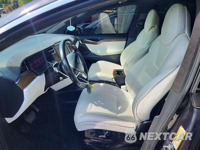 Zdjęcie 7 z 13 samochodu: 2016 TESLA MODEL X VIN:5YJXCAE22GF022650 - miniatura
