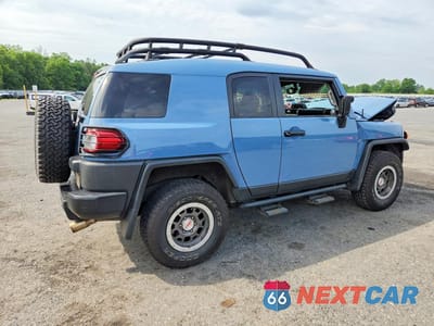 Trzecie zdjęcie samochodu z tyłu: 2014 TOYOTA FJ CRUISER BASE VIN:JTEBU4BFXEK193867 - miniatura