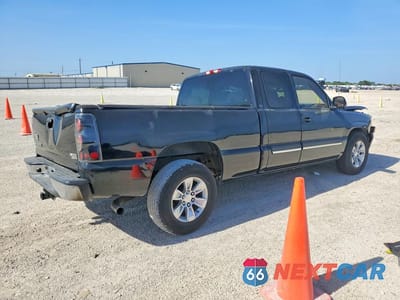 Trzecie zdjęcie samochodu z tyłu: 2004 CHEVROLET SILVERADO C1500 VIN:2GCEC19T541173202 - miniatura