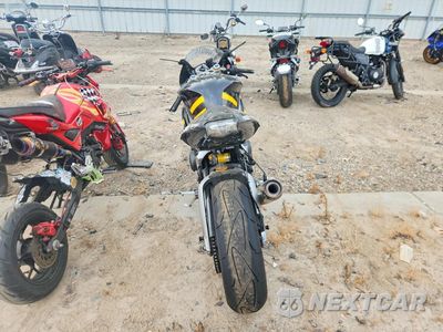 Czwarte zdjęcie samochodu z boku: 2020 TRIUMPH MOTORCYCLE DAYTONA MOTO2 765 VIN:SMTA204K6LJAB3960 - miniatura