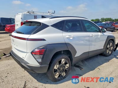 Trzecie zdjęcie samochodu z tyłu: 2025 HYUNDAI KONA SEL VIN:KM8HB3ABXSU233017 - miniatura