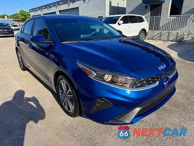 Czwarte zdjęcie samochodu z boku: 2022 KIA FORTE LXS VIN:3KPF24AD4NE464503 - miniatura
