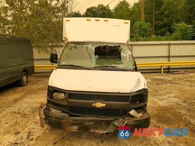 Piąte zdjęcie samochodu w środku: 2008 CHEVROLET EXPRESS DELIVERY TRUCK VIN:1GBHG31K181107231 - miniatura
