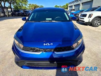 Piąte zdjęcie samochodu w środku: 2022 KIA FORTE LXS VIN:3KPF24AD4NE464503 - miniatura