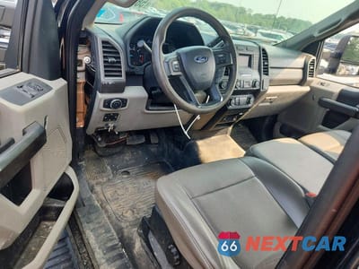 Zdjęcie 8 z 12 samochodu: 2019 FORD F350 SUPER DUTY VIN:1FTBF3B64KEG11066 - miniatura