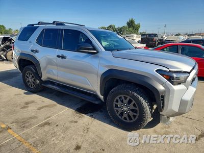 Czwarte zdjęcie samochodu z boku: 2025 TOYOTA 4RUNNER SR5 VIN:JTEVA5AR7S5003489 - miniatura