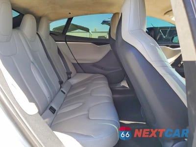 Zdjęcie 10 z 12 samochodu: 2015 TESLA MODEL S VIN:5YJSA1E2XFF103720 - miniatura