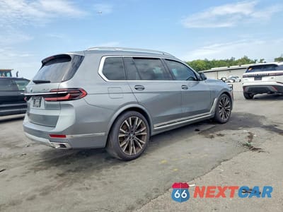 Trzecie zdjęcie samochodu z tyłu: 2025 BMW X7 XDRIVE40I VIN:5UX23EM0XS9X81257 - miniatura