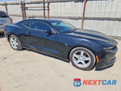 Czwarte zdjęcie samochodu z boku: 2019 CHEVROLET CAMARO LS VIN:1G1FB1RS2K0105469 - miniatura