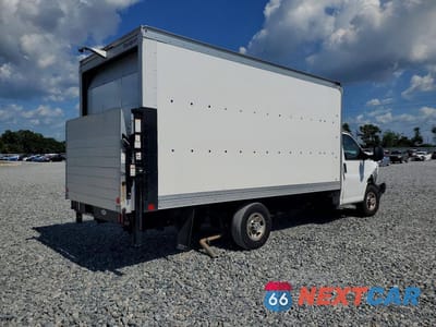Trzecie zdjęcie samochodu z tyłu: 2023 CHEVROLET EXPRESS G3500 VIN:1GB0GSF77P1100875 - miniatura