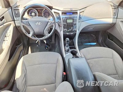 Zdjęcie 8 z 12 samochodu: 2011 HYUNDAI SONATA GLS VIN:5NPEB4AC1BH267783 - miniatura