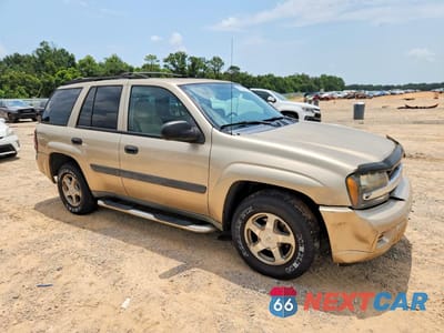 Czwarte zdjęcie samochodu z boku: 2005 CHEVROLET TRAILBLAZER LS VIN:1GNDT13S252380022 - miniatura