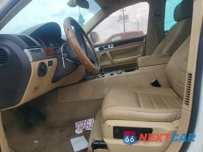 Zdjęcie 7 z 12 samochodu: 2010 VOLKSWAGEN TOUAREG V6 VIN:WVGBF7A95AD004354 - miniatura