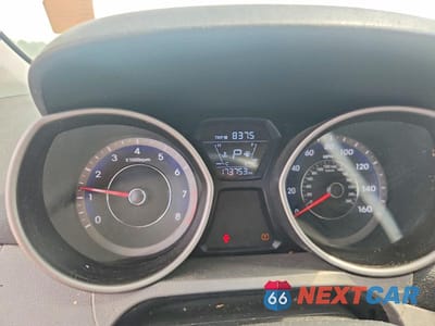 Zdjęcie 9 z 12 samochodu: 2015 HYUNDAI ELANTRA LIMITED VIN:KMHDH4AE1FU326883 - miniatura