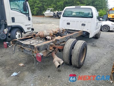 Trzecie zdjęcie samochodu z tyłu: 2016 FORD F350 SUPER DUTY VIN:1FDRF3GT5GEB00238 - miniatura