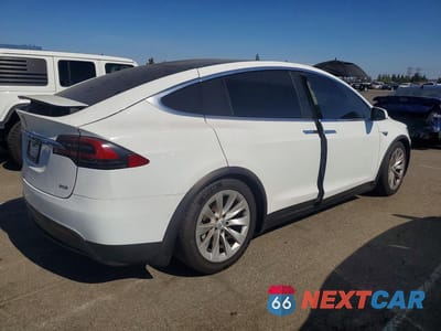 Trzecie zdjęcie samochodu z tyłu: 2016 TESLA MODEL X VIN:5YJXCBE2XGF003883 - miniatura
