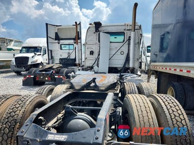 Zdjęcie 6 z 10 samochodu: 2016 VOLVO VNM SEMI TRUCK VIN:4V4MC9EG6GN971492 - miniatura