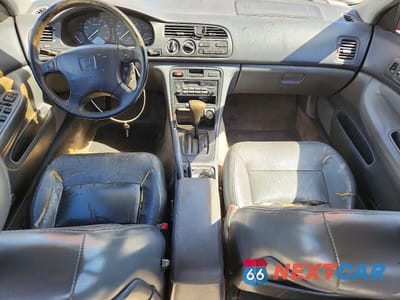 Zdjęcie 8 z 12 samochodu: 1996 HONDA ACCORD EX VIN:1HGCD5662TA006893 - miniatura