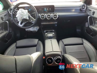 Zdjęcie 8 z 13 samochodu: 2020 MERCEDES-BENZ CLA 250 VIN:W1K5J4GB1LN084800 - miniatura