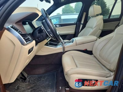 Zdjęcie 7 z 13 samochodu: 2019 BMW X5 XDRIVE50I VIN:5UXJU2C59KLN65553 - miniatura