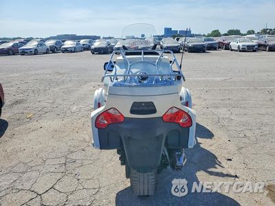 Czwarte zdjęcie samochodu z boku: 2017 CAN-AM SPYDER ROADSTER RT VIN:2BXNBDD20HV002956 - miniatura
