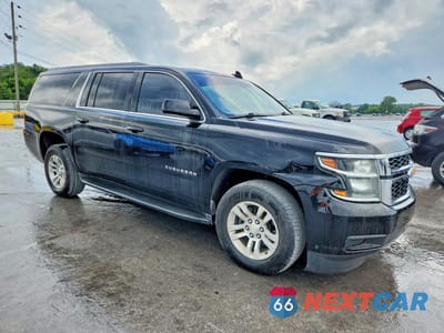 Czwarte zdjęcie samochodu z boku: 2017 CHEVROLET SUBURBAN K1500 LT VIN:1GNSKHKC7HR180830 - miniatura