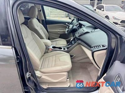 Zdjęcie 7 z 15 samochodu: 2016 FORD ESCAPE SE VIN:1FMCU0GX4GUC35892 - miniatura