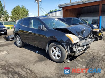 Czwarte zdjęcie samochodu z boku: 2010 NISSAN ROGUE S VIN:JN8AS5MV3AW143612 - miniatura