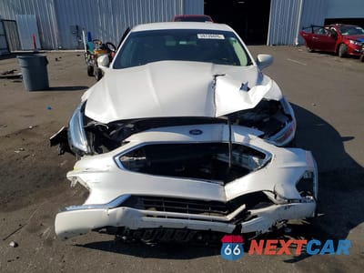 Piąte zdjęcie samochodu w środku: 2019 FORD FUSION SEL VIN:3FA6P0CD8KR127995 - miniatura